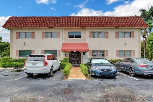 Foto del edificio - 665 Enfield St