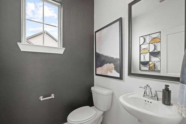 Building Photo - 7630 Redbud Orch Rd