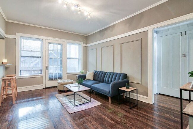 Foto del edificio - 3505 N Pine Grove Ave