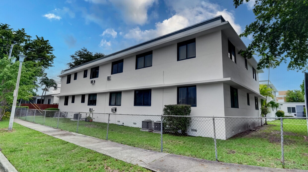 Foto del edificio - 1895 Coral Way