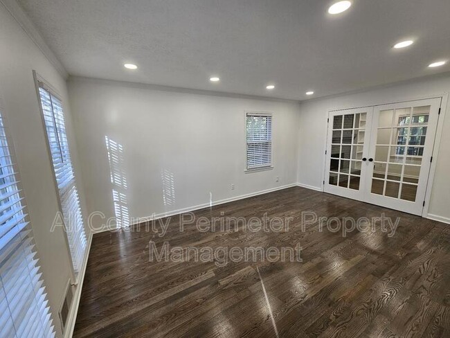 Building Photo - 4536 Mountain Creek Dr