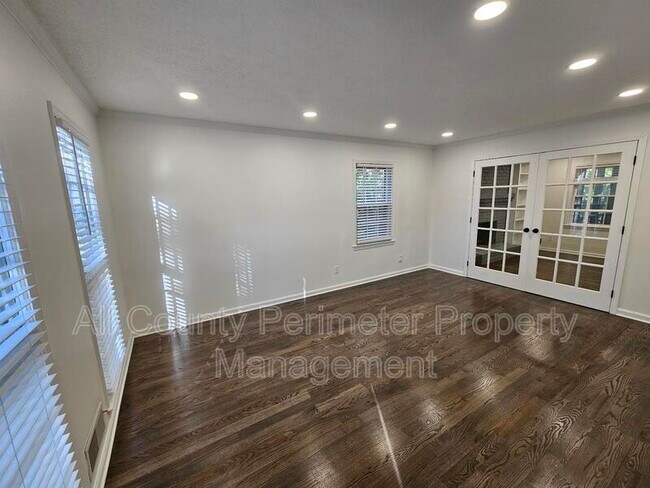 Foto del edificio - 4536 Mountain Creek Dr