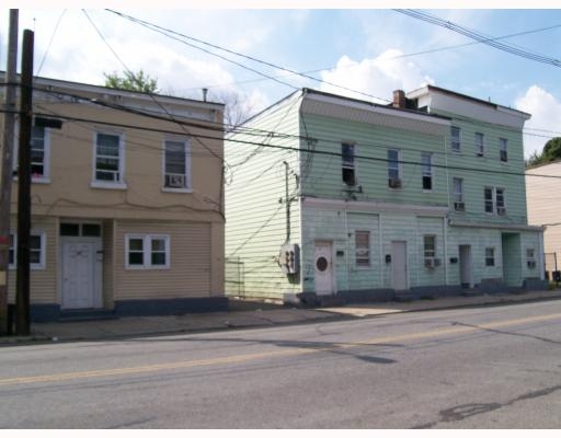 Building Photo - 75-79 Broadway