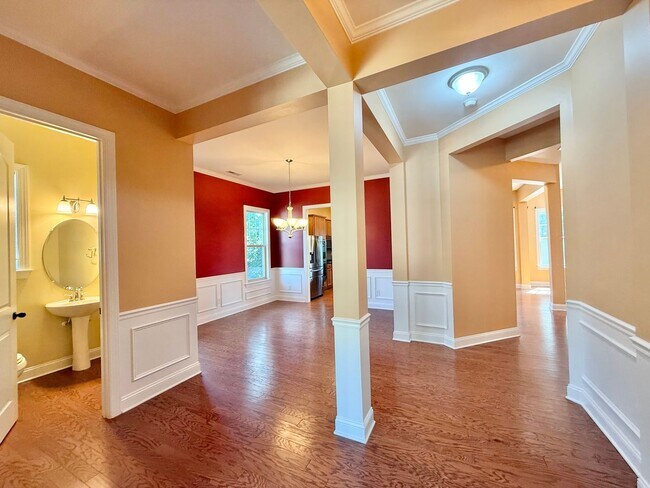 Building Photo - 1140 Litchborough Way