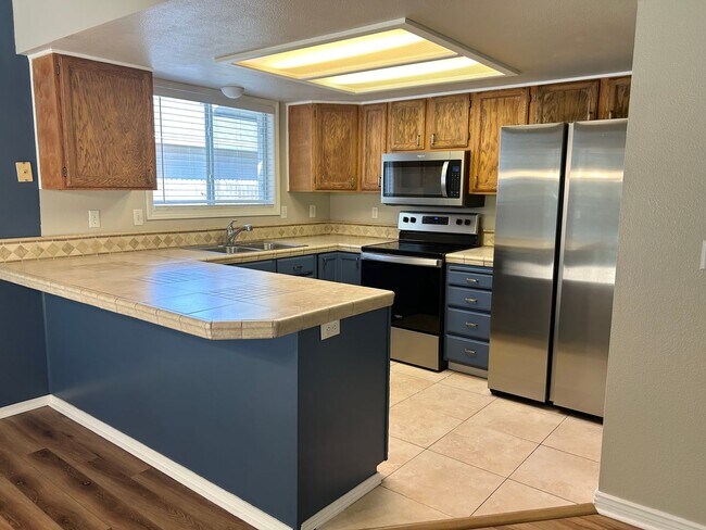 Foto del edificio - Beautiful Single-Level Home with a Private Backyard Retreat!