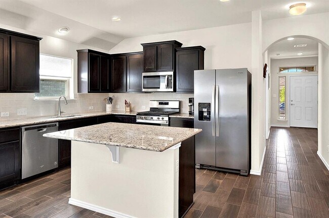 Foto del edificio - 116 Alba Ave