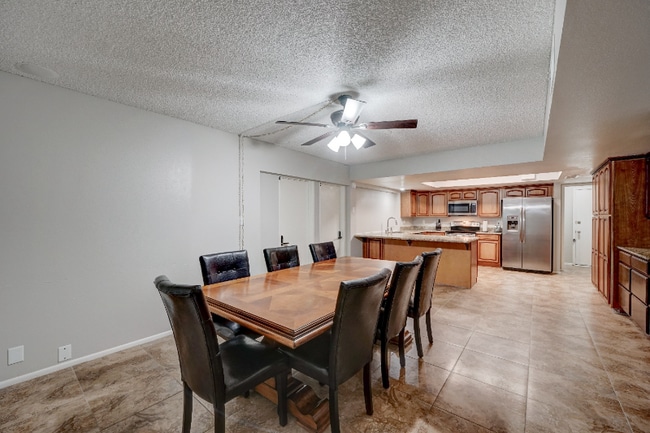 Building Photo - 4625 W Morten Ave