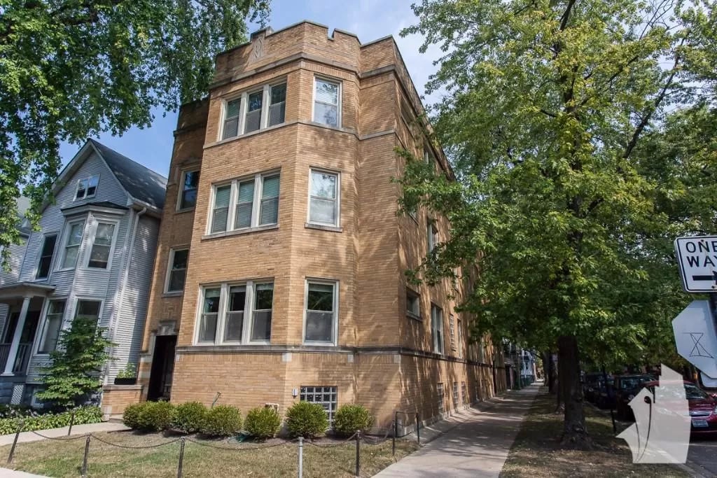 Primary Photo - 1516 W Waveland Ave
