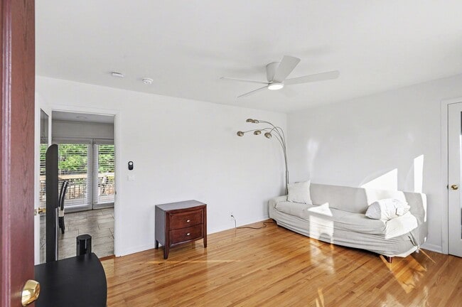 Foto del edificio - 3 Bedroom, 2 Bath, 2-car garage-