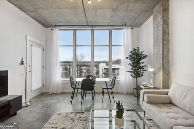 Foto del edificio - 245 N Highland Ave NE