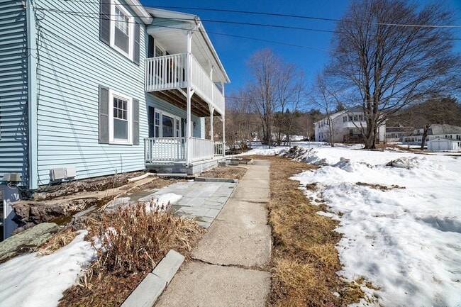 Building Photo - 5 Maple Ave