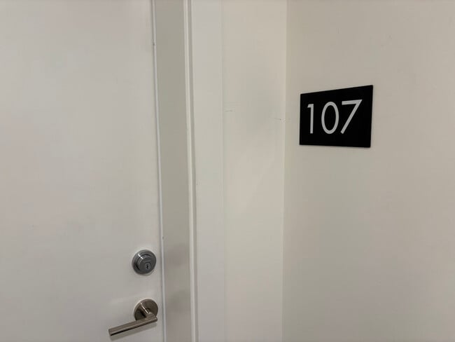 Photo du bâtiment - 1036 Coronation Ave