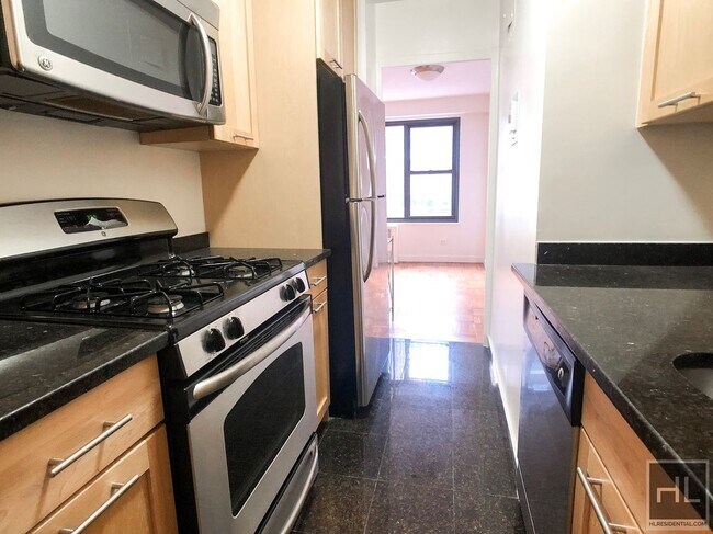 Building Photo - Large 1B Apartment - East Village