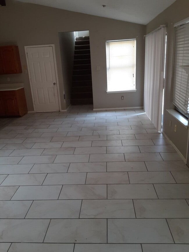 Building Photo - Ready to move in...