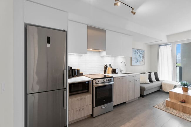 Building Photo - 251 Jarvis St