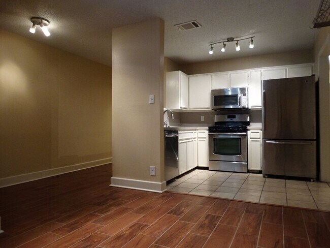 Foto del edificio - 9104 Quail Creek Dr