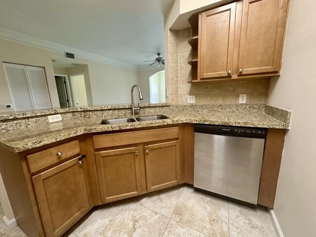 Building Photo - 9901 Baywinds Blvd