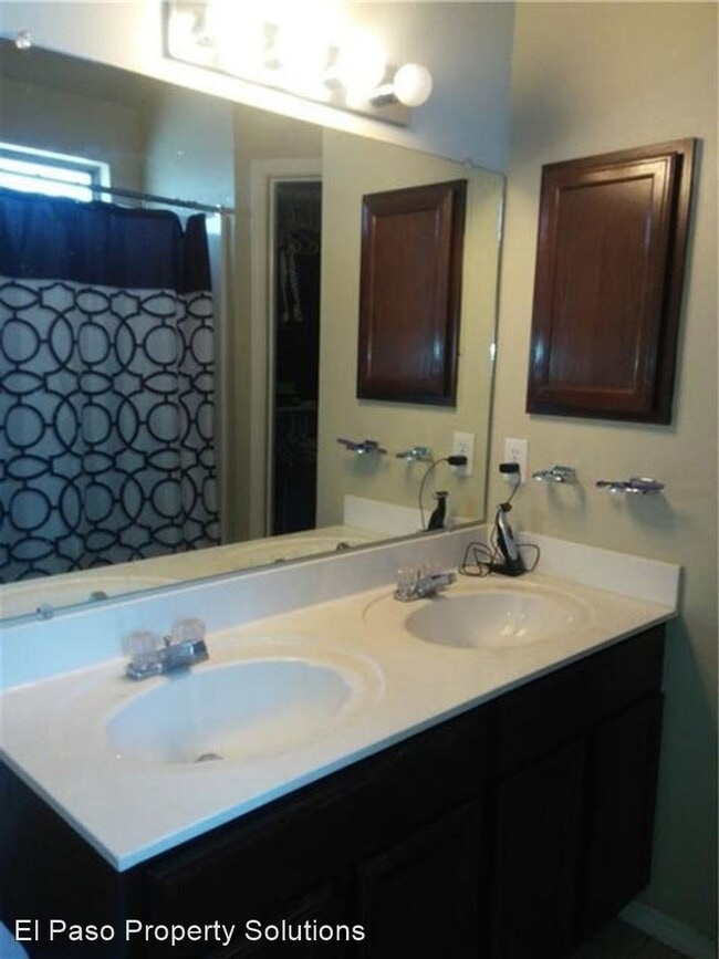 Building Photo - 2 br, 3 bath House - 13033 Joe Grajeda