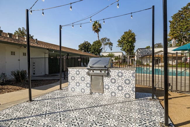 Building Photo - Villas