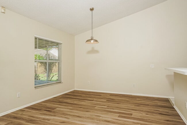 Building Photo - 4814 11th Ave Cir E