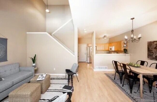 Foto del edificio - 749 S Depew St