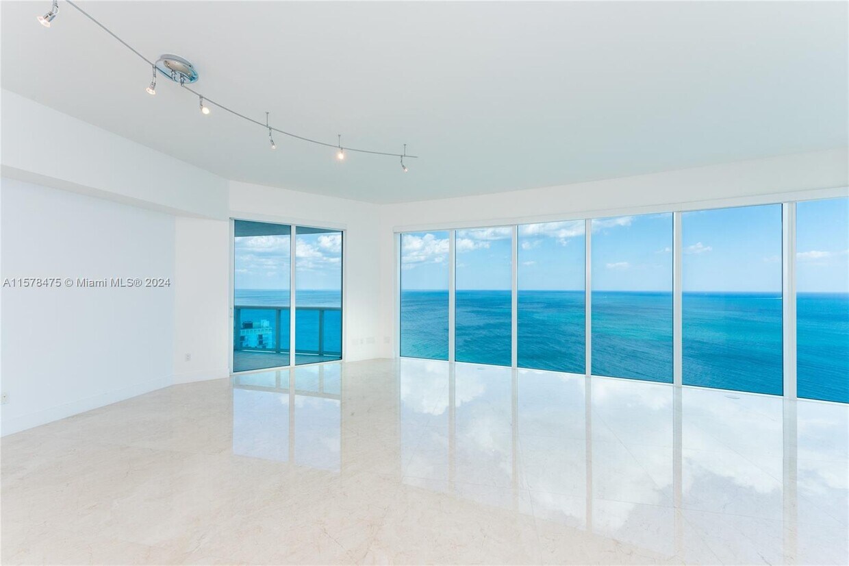 Primary Photo - 2711 S Ocean Dr