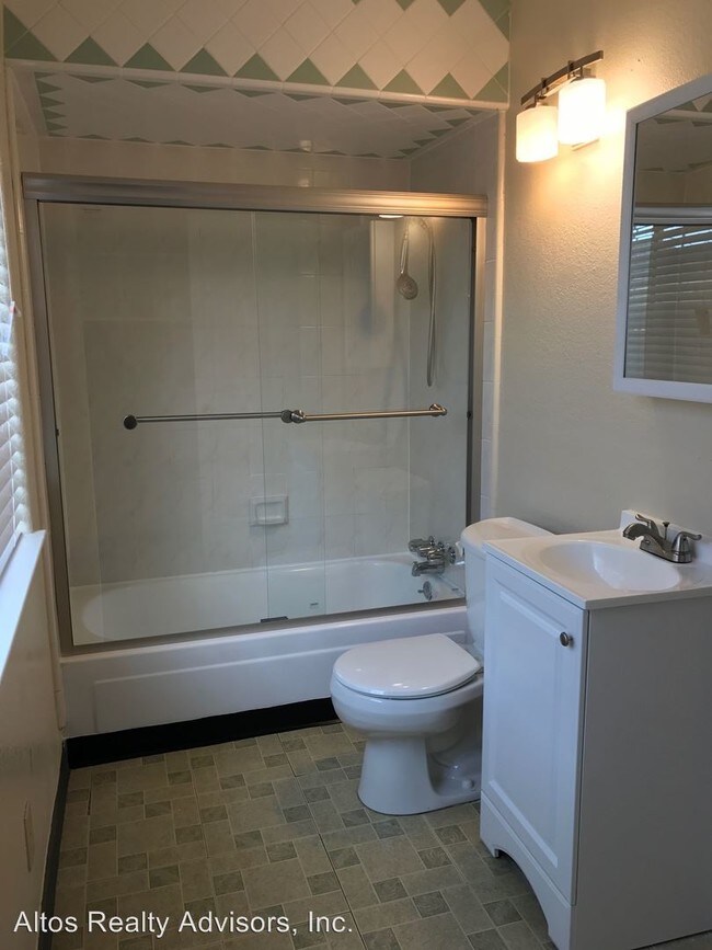 Building Photo - 55 S 33rd St