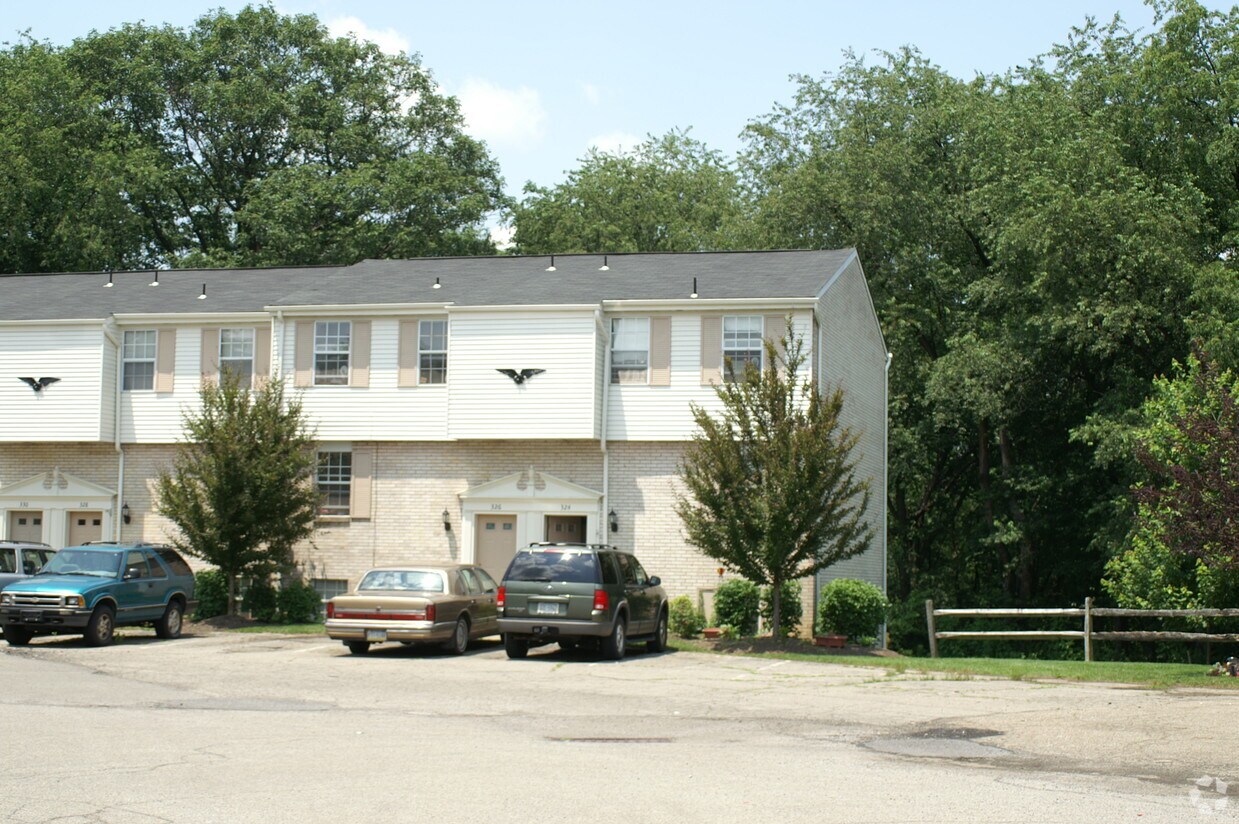Primary Photo - 324-334 Bellford Ct