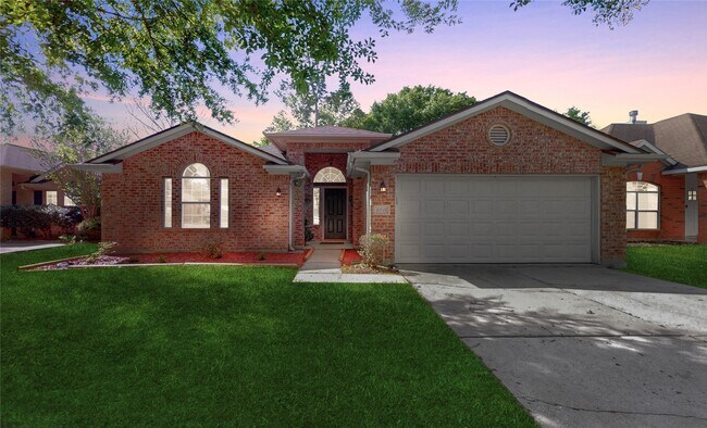 Building Photo - 6014 Knollwood Tr