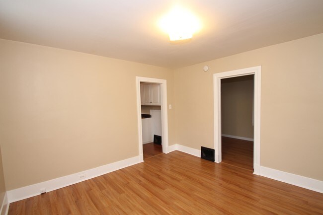 Building Photo - 357 Hogadone Ave SW