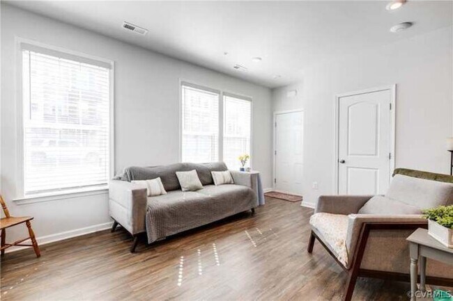 Building Photo - 4642 Wistar Creek Dr