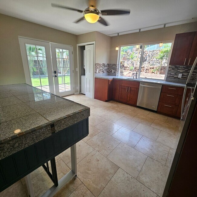 Foto del edificio - 1 bedroom in the heart of Lahaina
