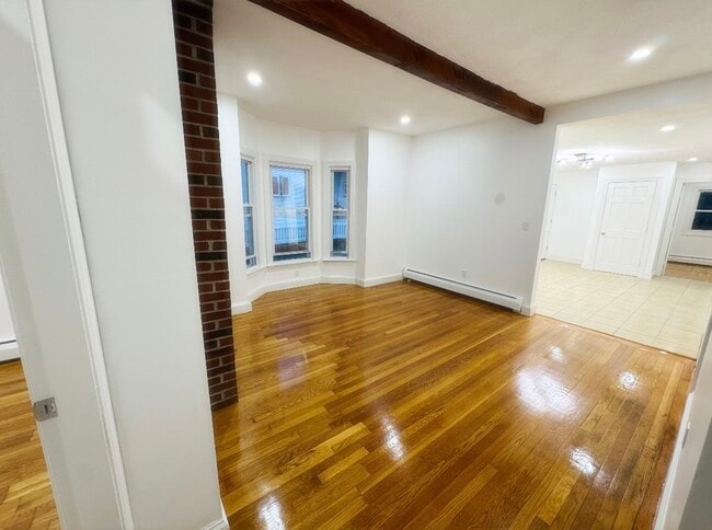 Building Photo - 129 Dana Ave