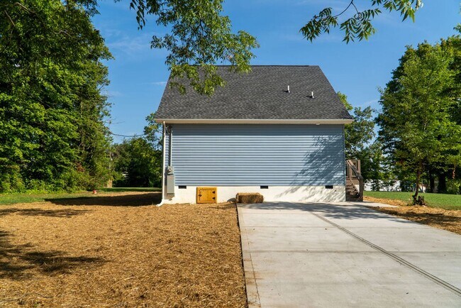 Building Photo - New Construction near the Chilhowee Event Center!!