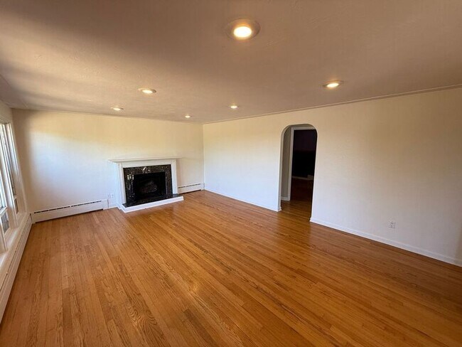 Foto del edificio - 1740 Glen Creek Rd NW