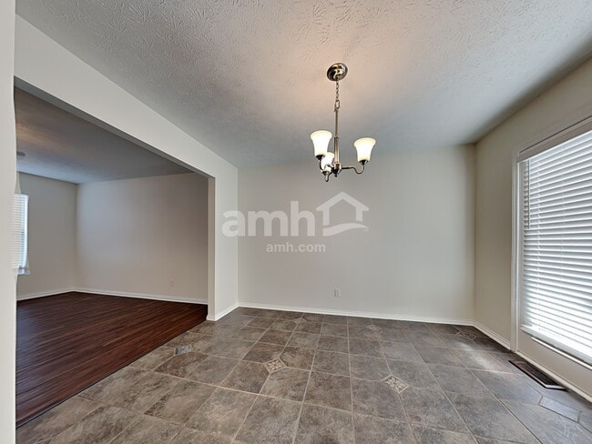 Foto del edificio - 2159 Glenview Dr