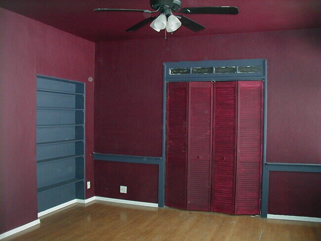 Building Photo - Quaint 1 bedroom / Historic University dis...