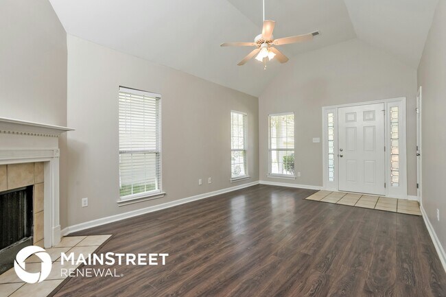 Foto del edificio - 255 Forest Lakes Dr