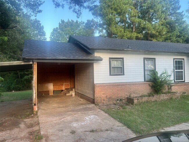 Foto del edificio - 1516 Norwood Dr