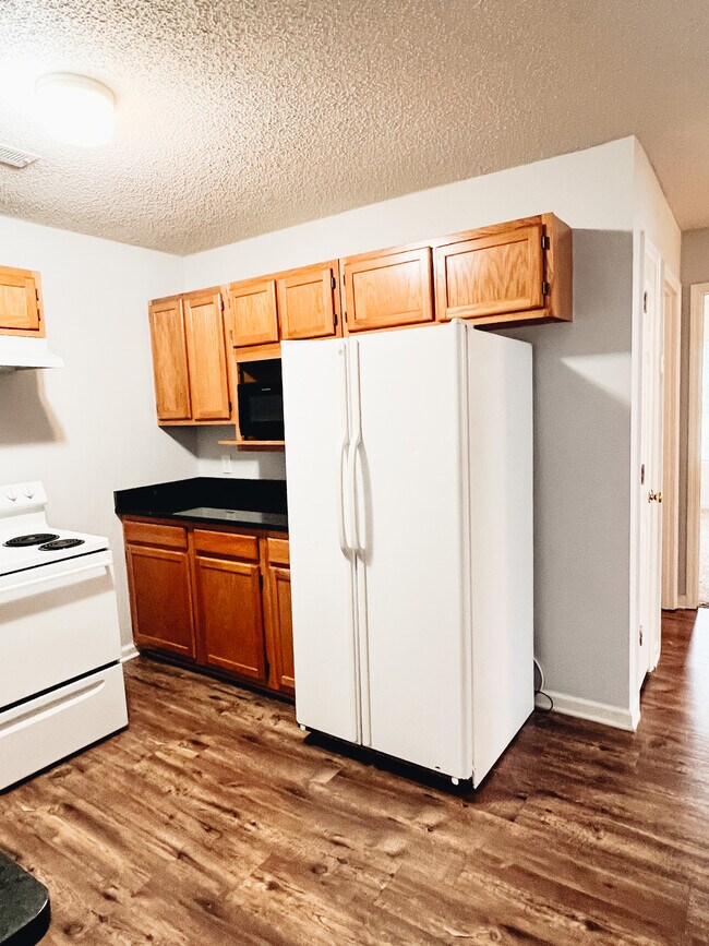 Foto del edificio - 350 Miller Pointe Dr