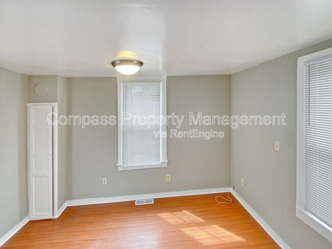 Foto del edificio - 209 Seward Ave NW