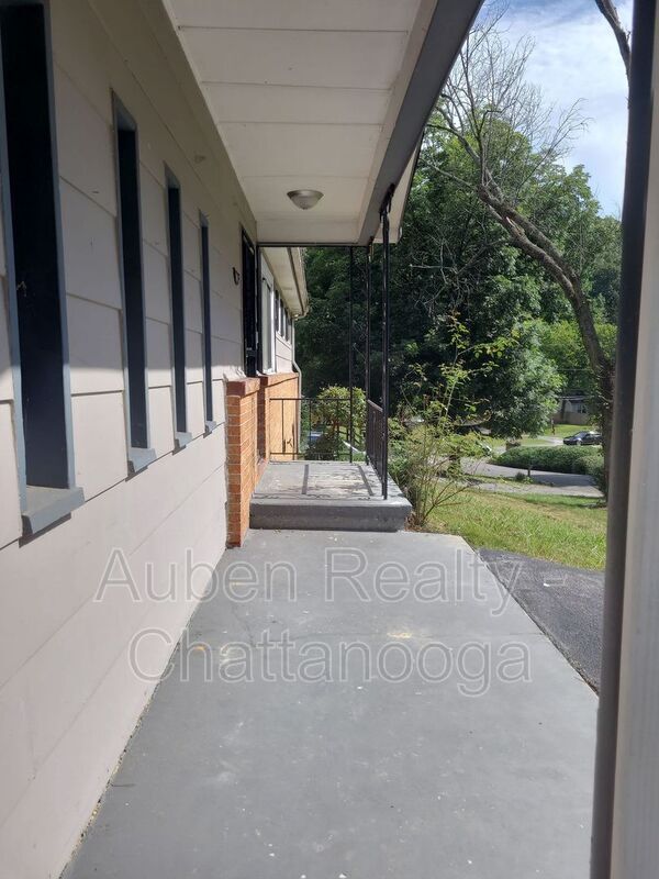Foto del edificio - 903 Curleque Dr