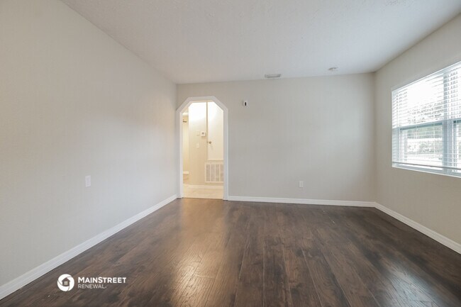 Foto del edificio - 865 Emerald Dr
