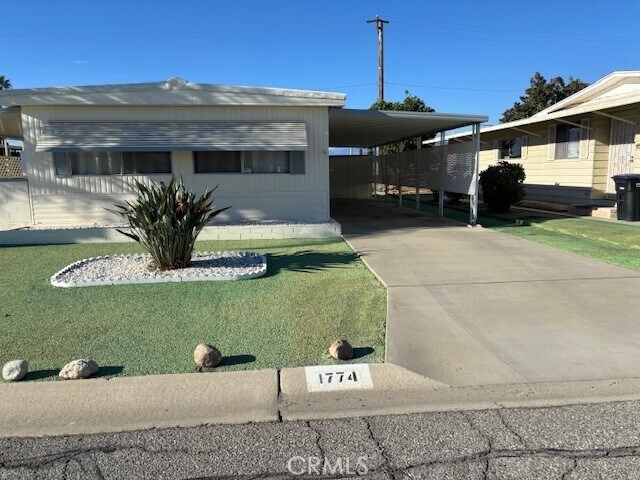 Building Photo - 1774 Santiago Way