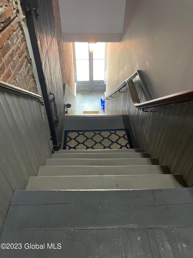 Foto del edificio - 169 River St