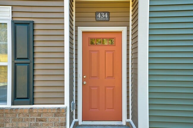 Photo - 434 E Norton Rd House