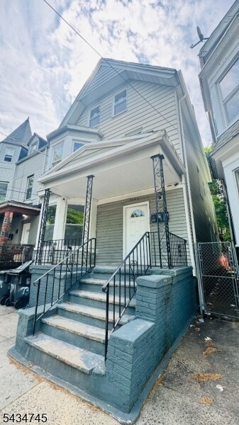 Building Photo - 131 S 8th St