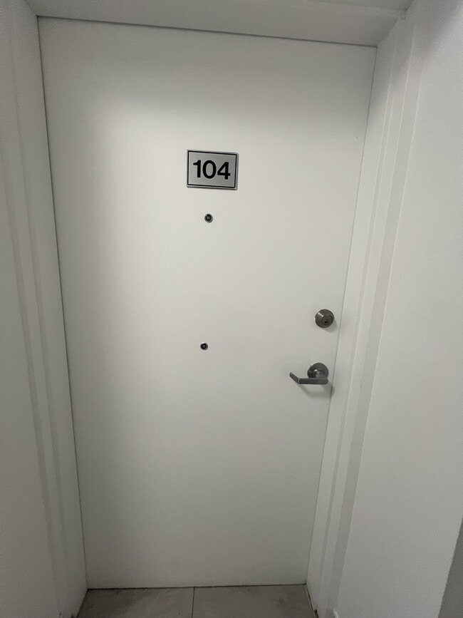 Building Photo - 630 Cummings Ave