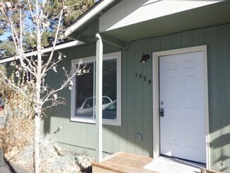 Building Photo - 1531 SW Knoll Ave