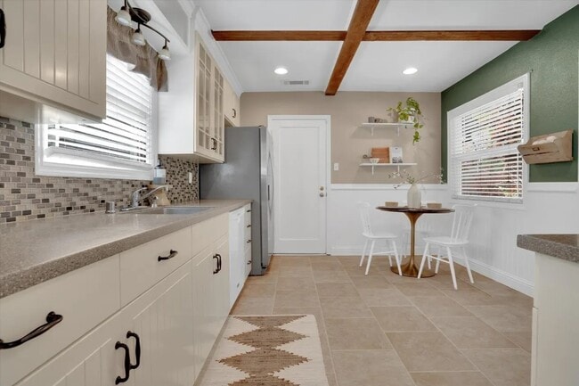 Kitchen - 1020 S Church St